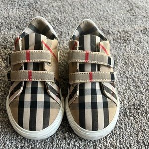 burberry
Check print velcro sneakers gentle use